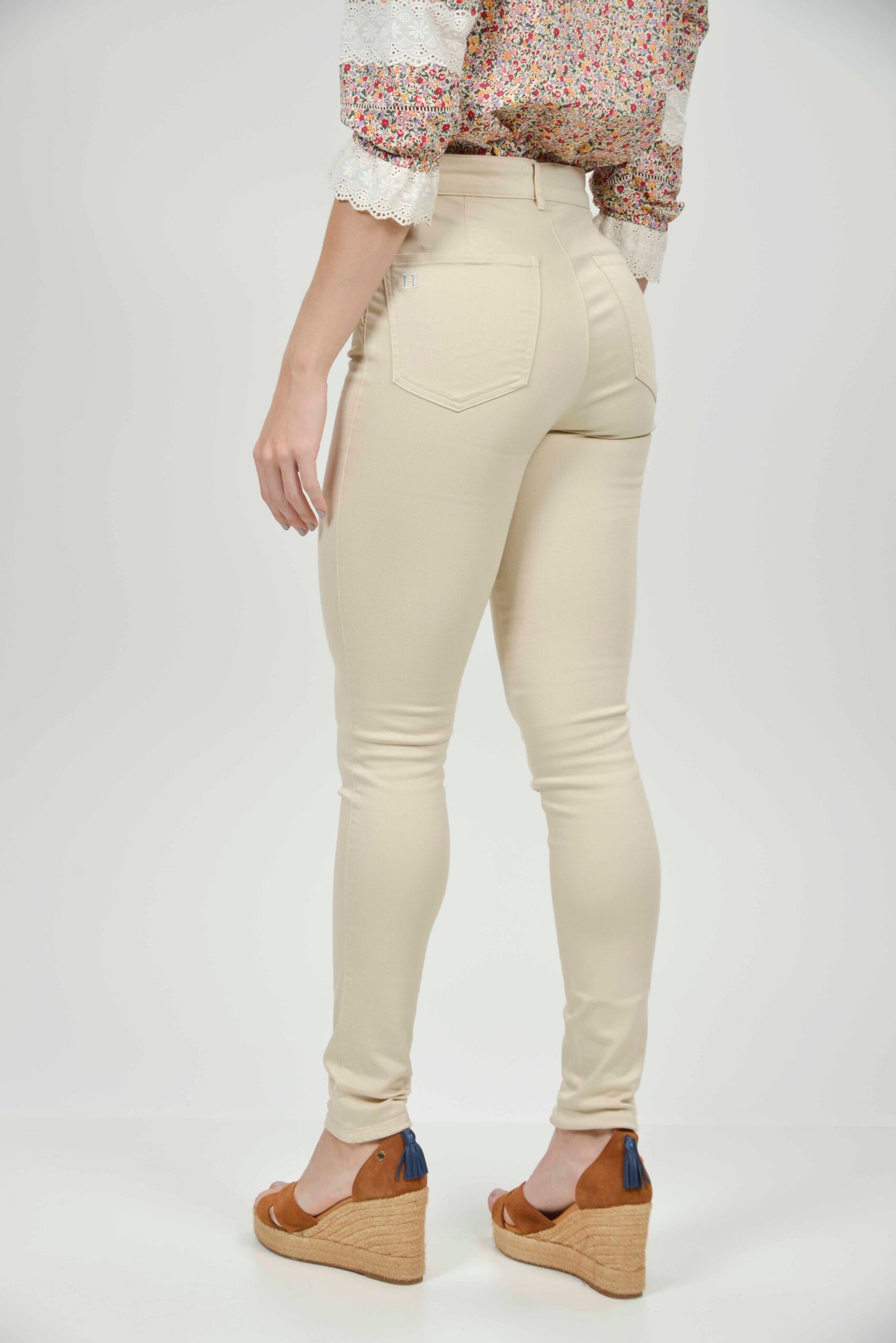 ROSIE Beige Super Skinny Cotton 2 scaled