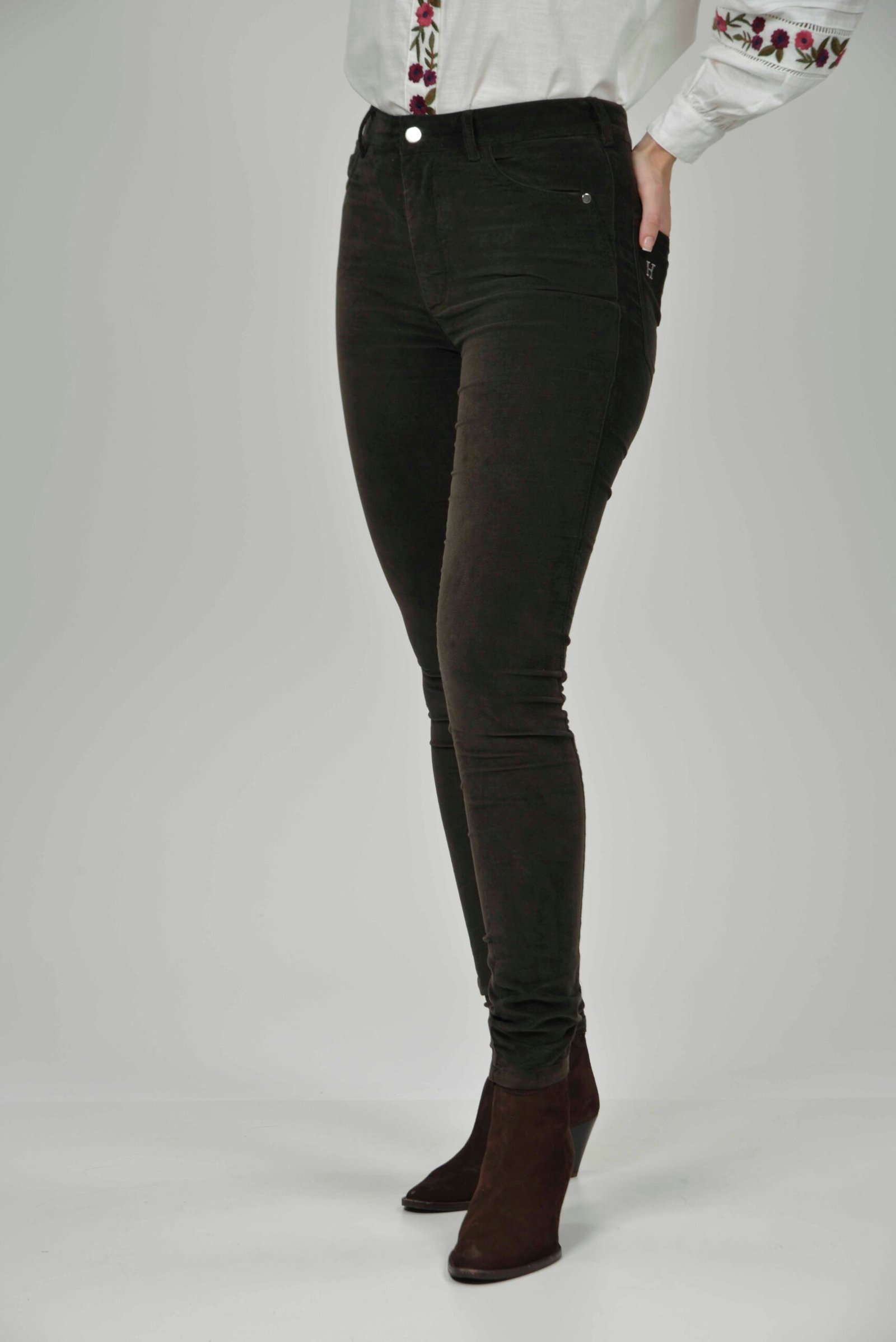 ROSIE Super Skinny Olive Moleskin 2 scaled