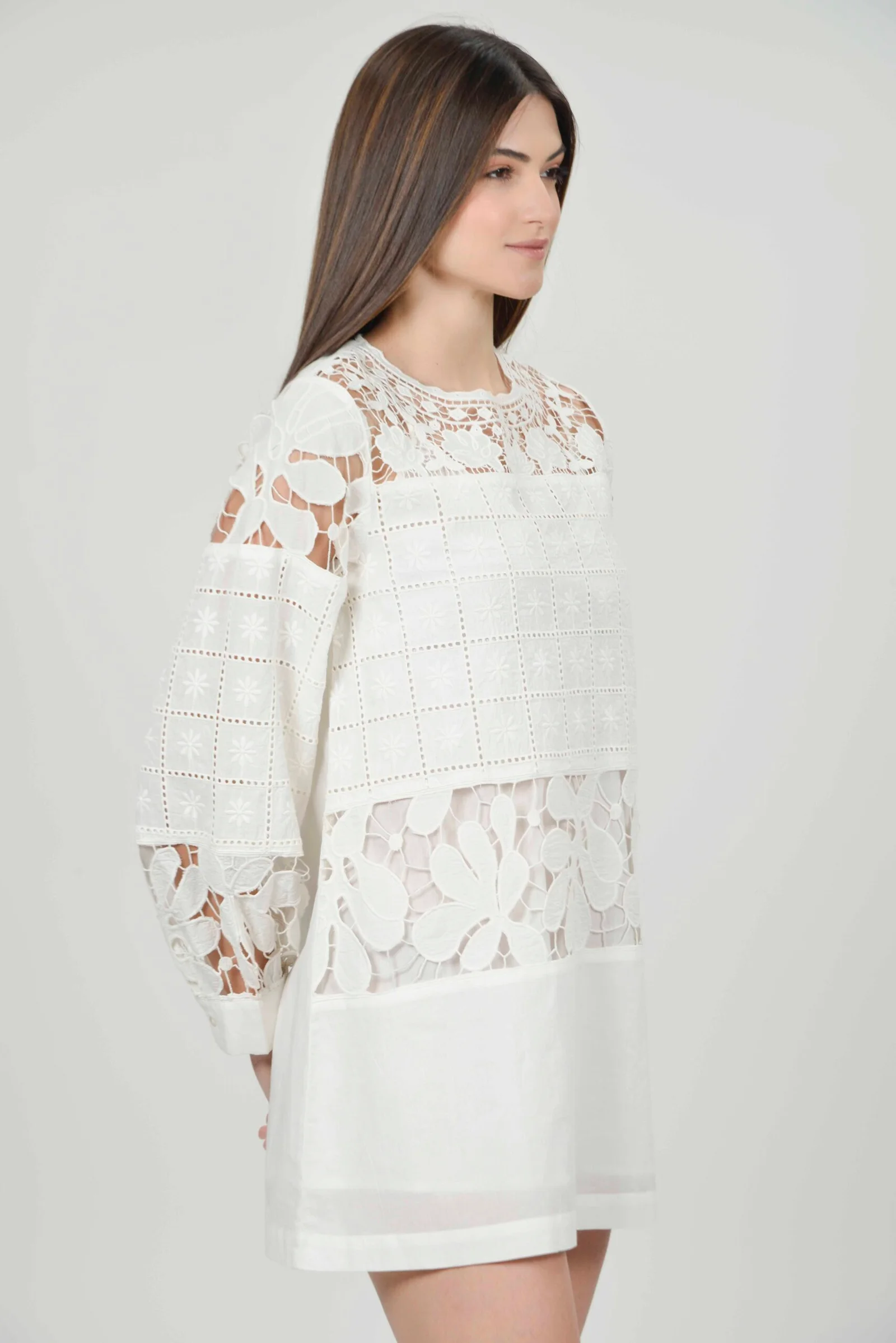 CLARA Broderie Anglaise 3 scaled 1