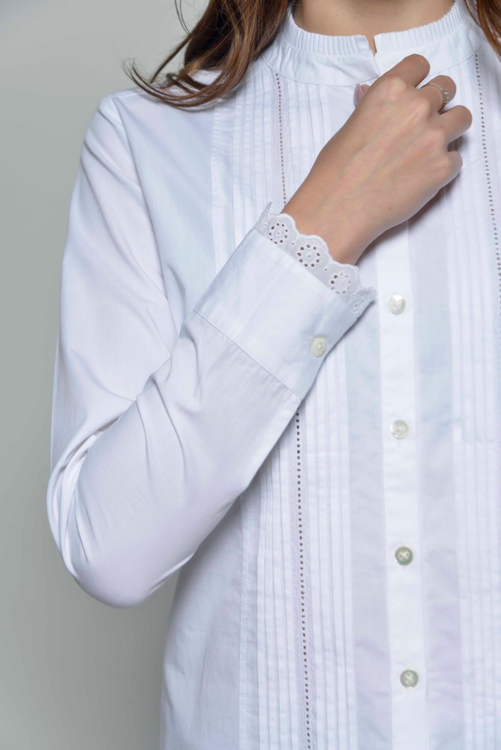 LOLA White CU Hartwell LOLA White CU scaled