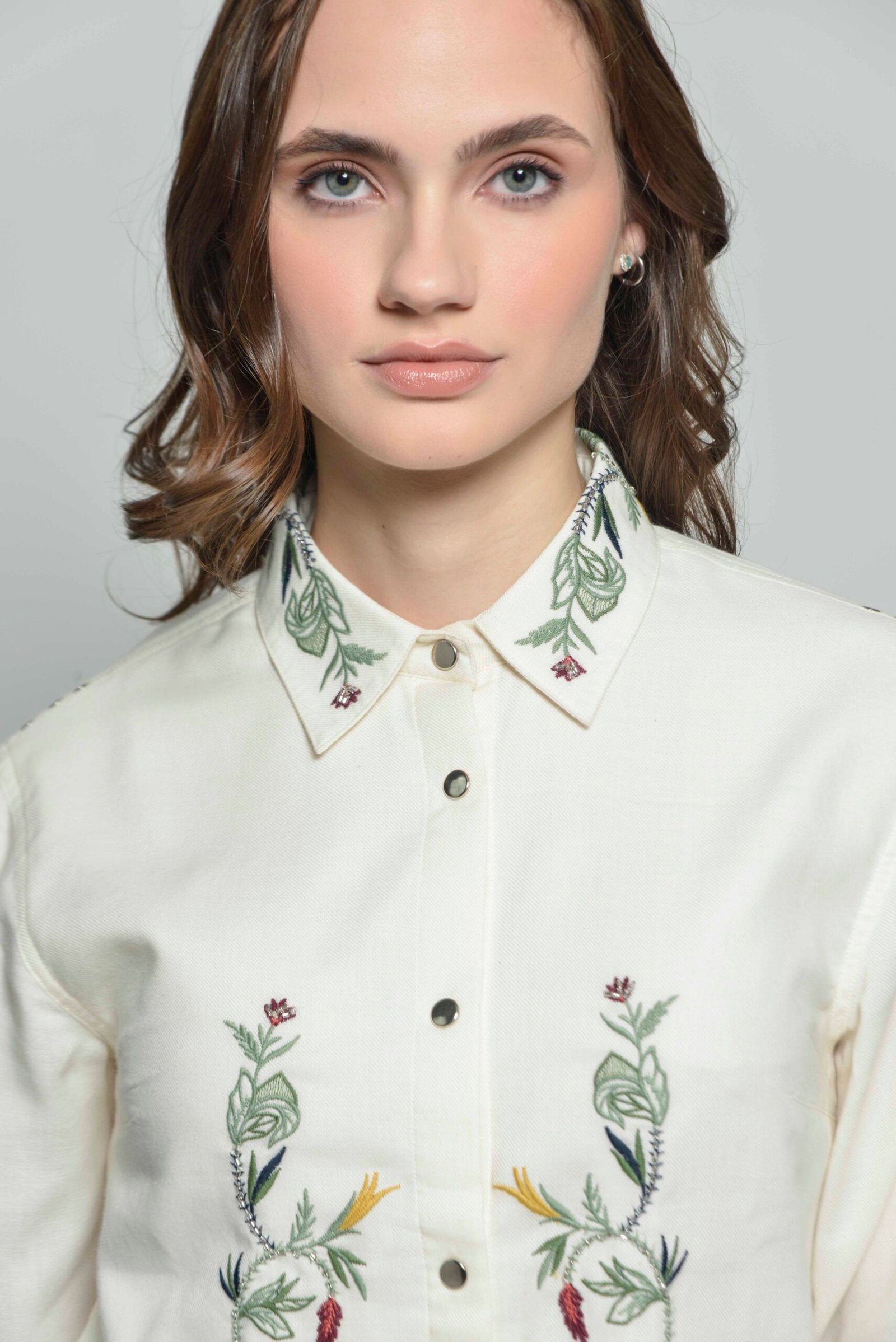 Hartwell TINA Cream Embroidery CU scaled